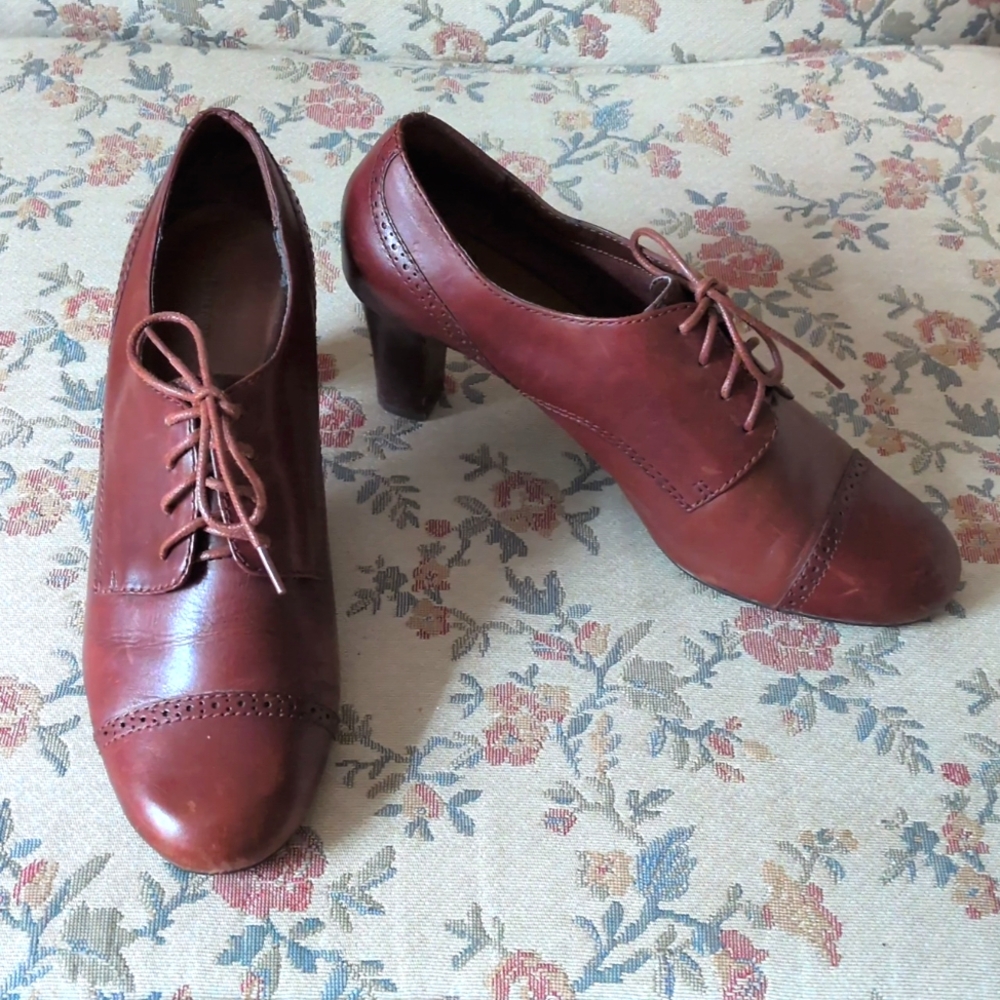 Etienne Aigner Brown Leather Heels with Lace-Up Detail